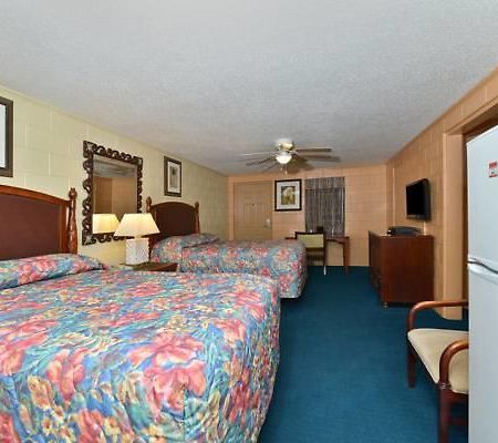 Savannah Inn And Suites Savannah Port Area 客房 照片