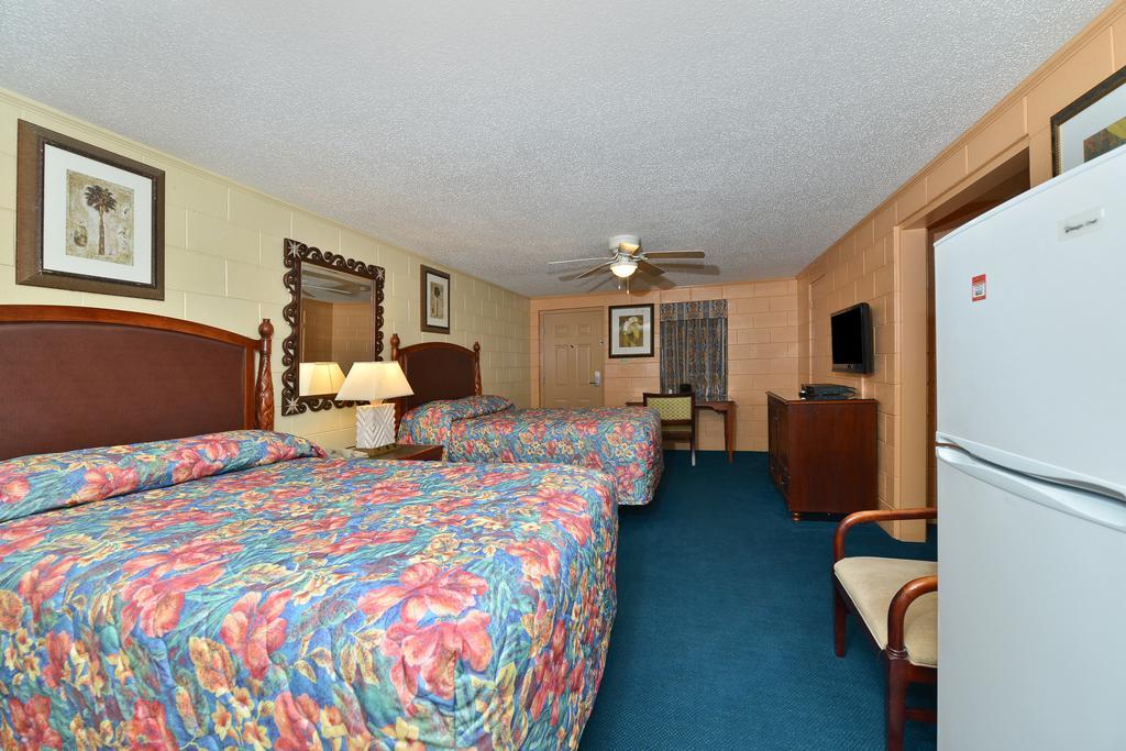 Savannah Inn And Suites Savannah Port Area 客房 照片