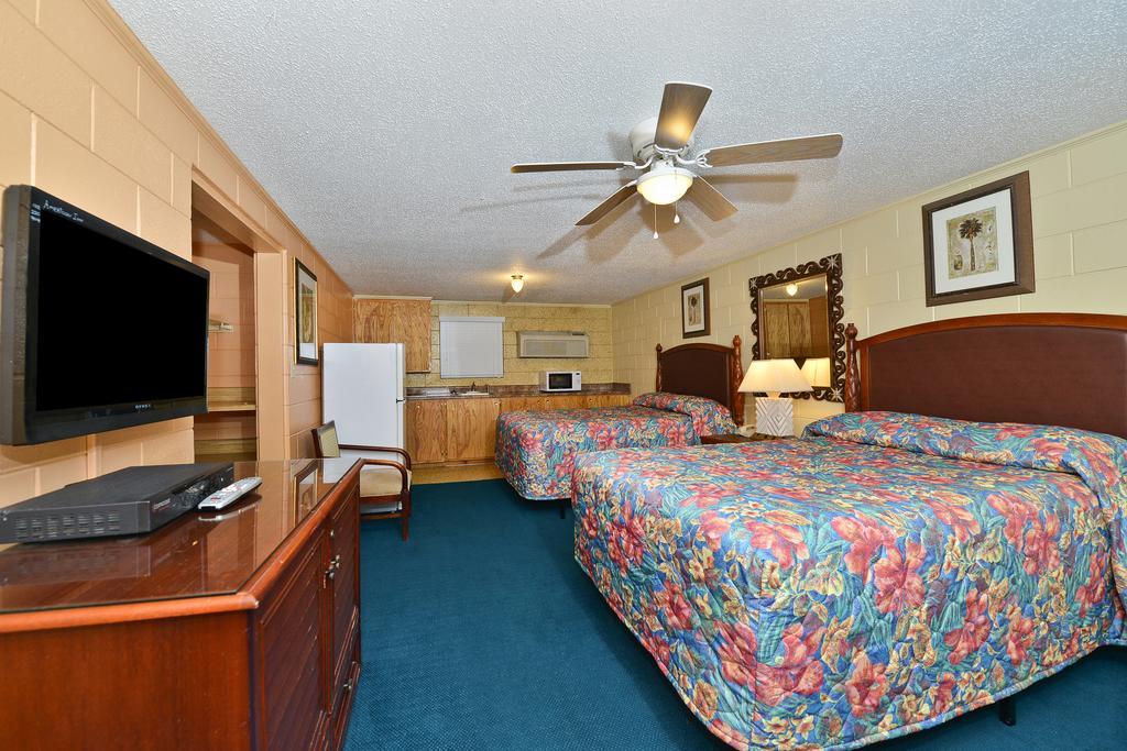 Savannah Inn And Suites Savannah Port Area 客房 照片