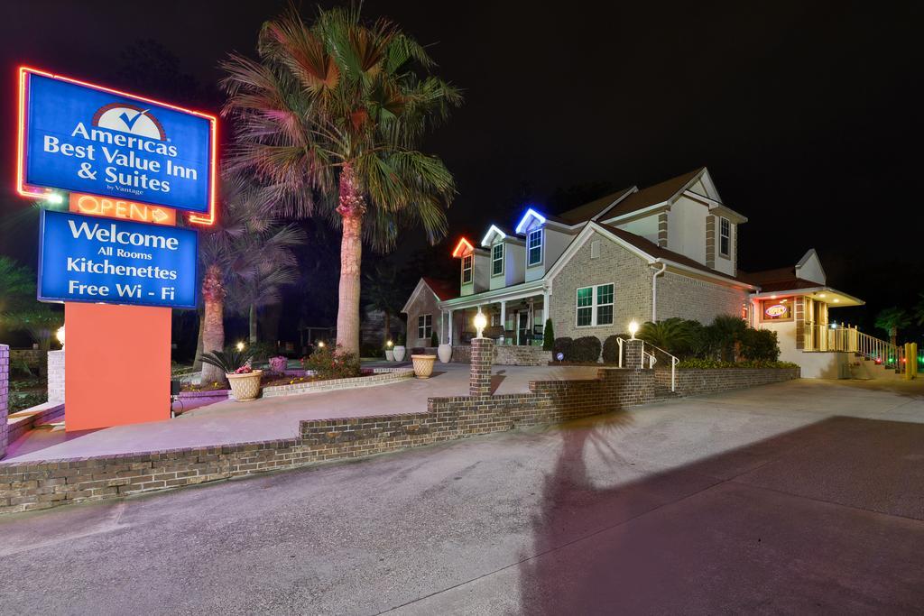 Savannah Inn And Suites Savannah Port Area 外观 照片
