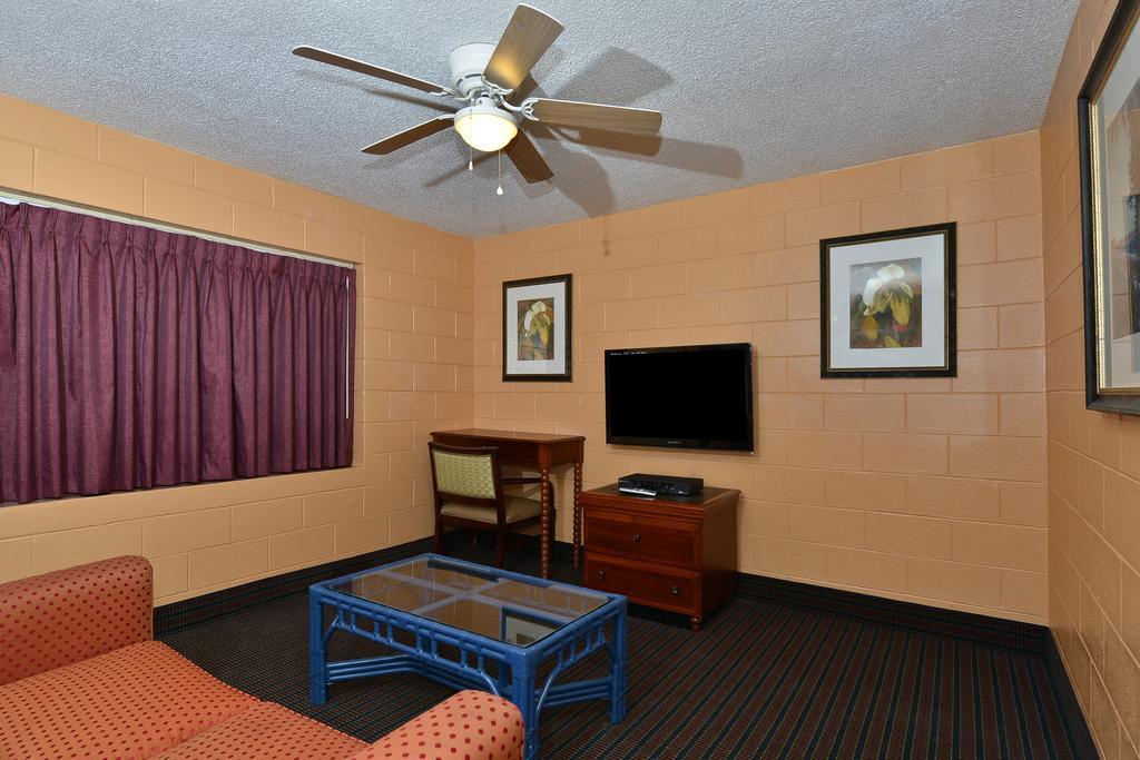 Savannah Inn And Suites Savannah Port Area 客房 照片