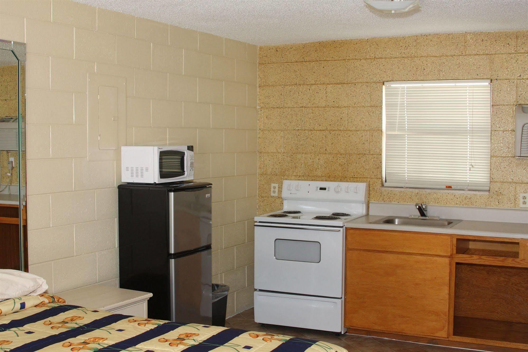 Savannah Inn And Suites Savannah Port Area 外观 照片